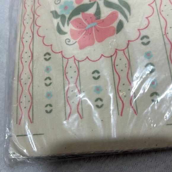 Caron Candle-Twilling Kit with Floral Design - Picture 8 of 8